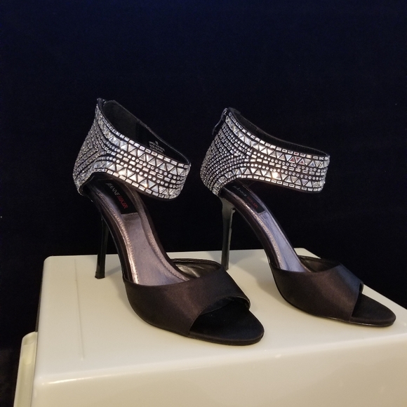 JEANNE BEKER RHINESTONE SHOES SIZE 9 - Picture 1 of 10